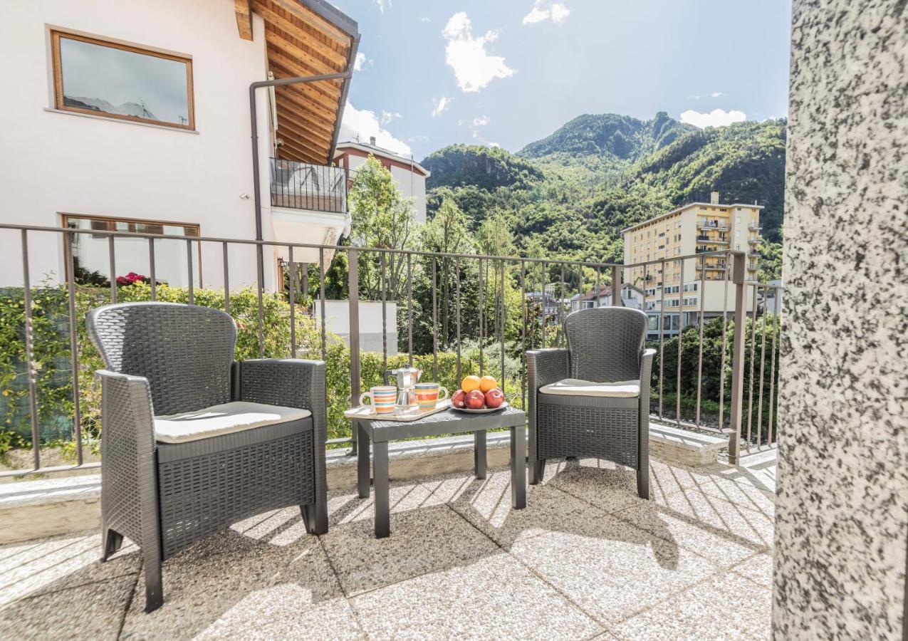 La Casa Sul Fiume Aparthotel Chiavenna Exteriör bild