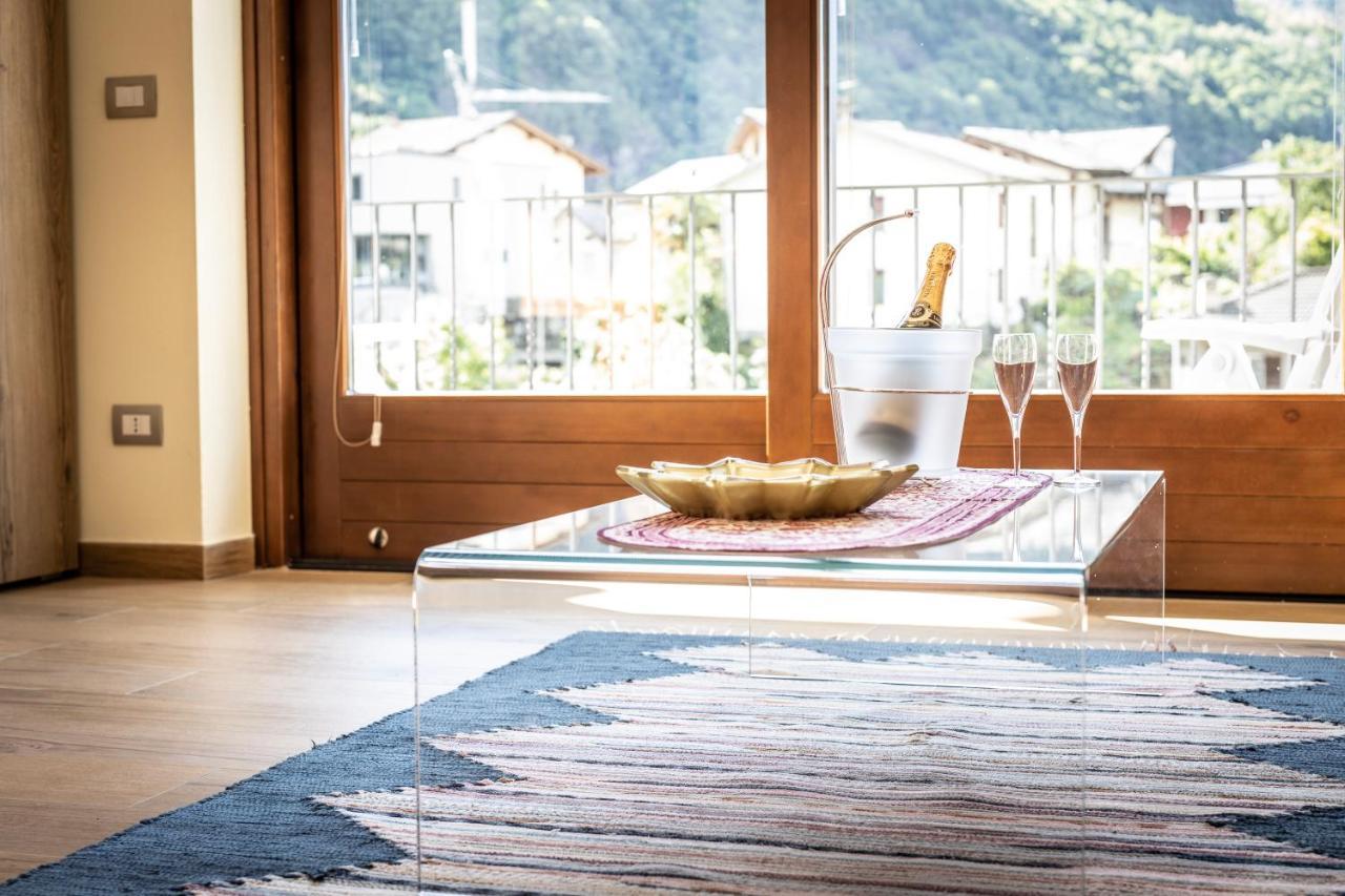 La Casa Sul Fiume Aparthotel Chiavenna Exteriör bild